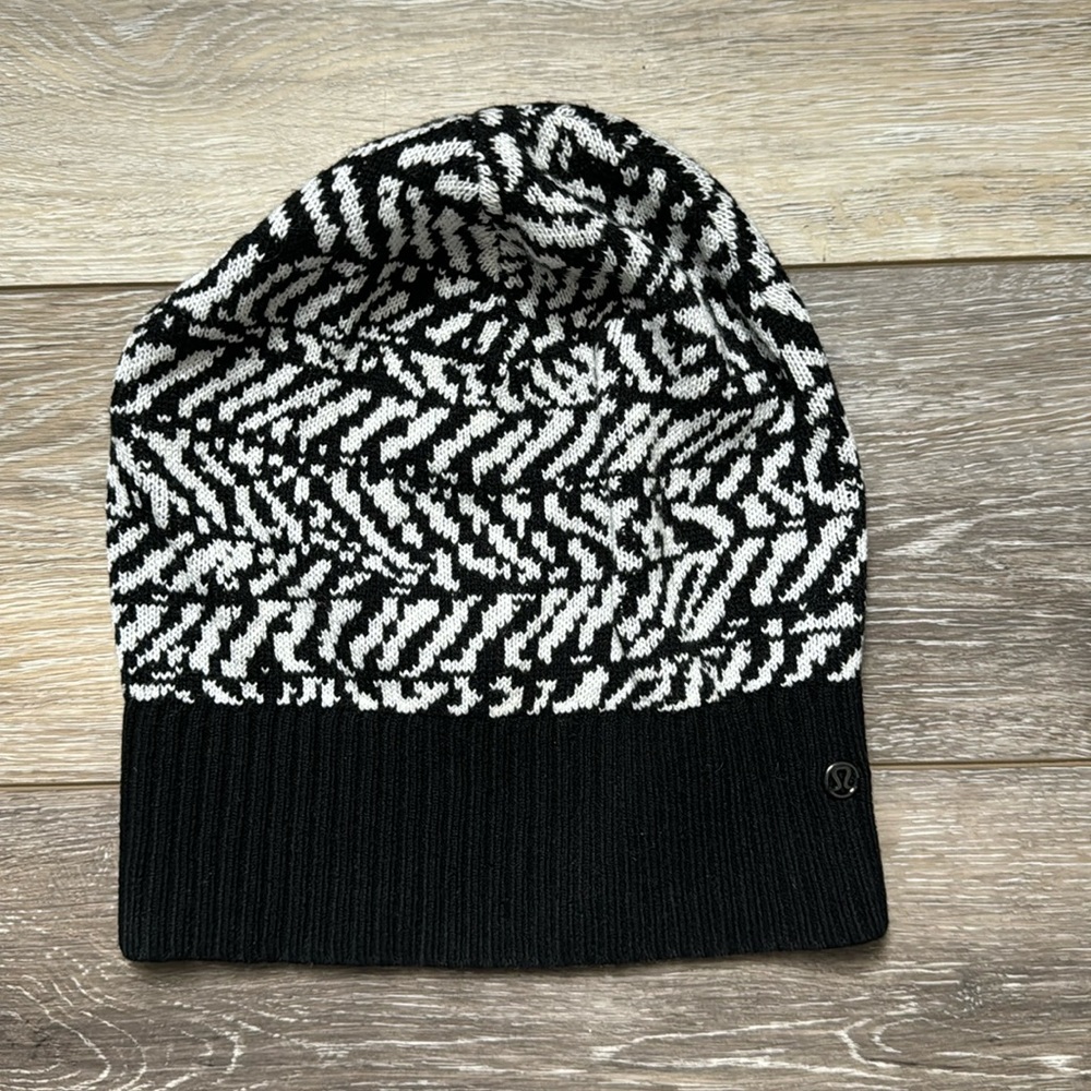 Lululemon houndstooth beanie, black and white, o/s